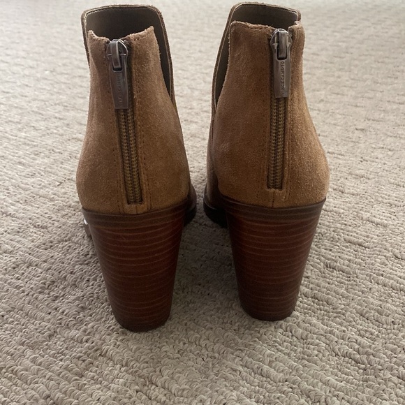 Vince Camuto Gigietta Suede Block Heel Western Cowboy Ankle Boots BrownTan s 9.5 - Picture 6 of 12